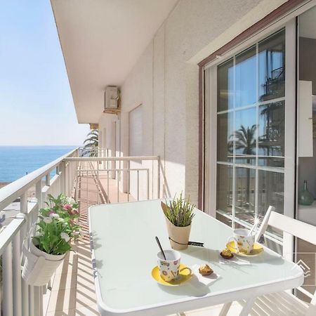 S12 - Beach Front Apartment --Free Wifi- Salou Exterior photo